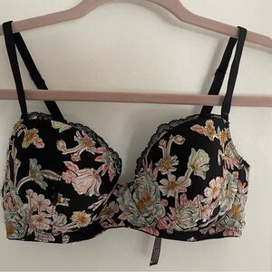 Victoria's Secret Black Floral Embroidered Underwire Bra